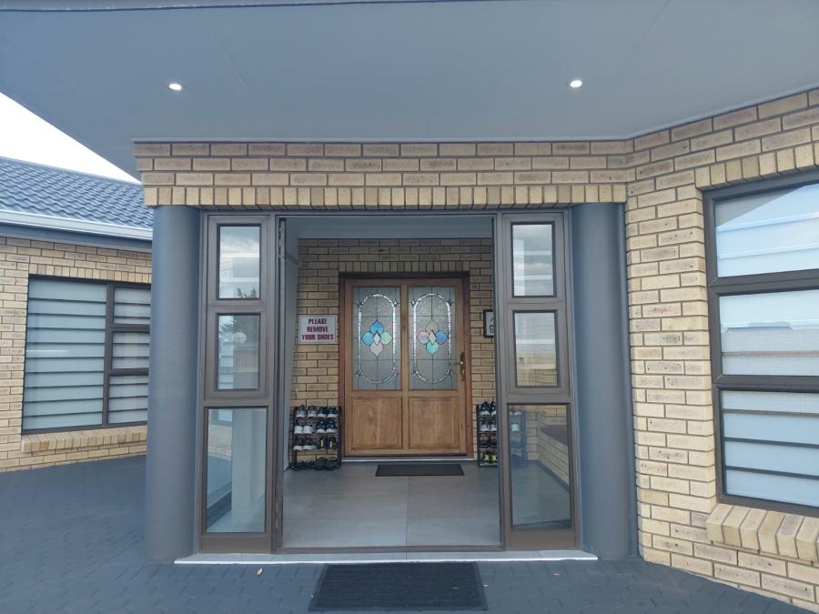 3 Bedroom Property for Sale in Stilbaai Wes Western Cape